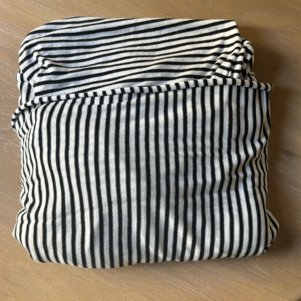 Solly Baby black and white wrap